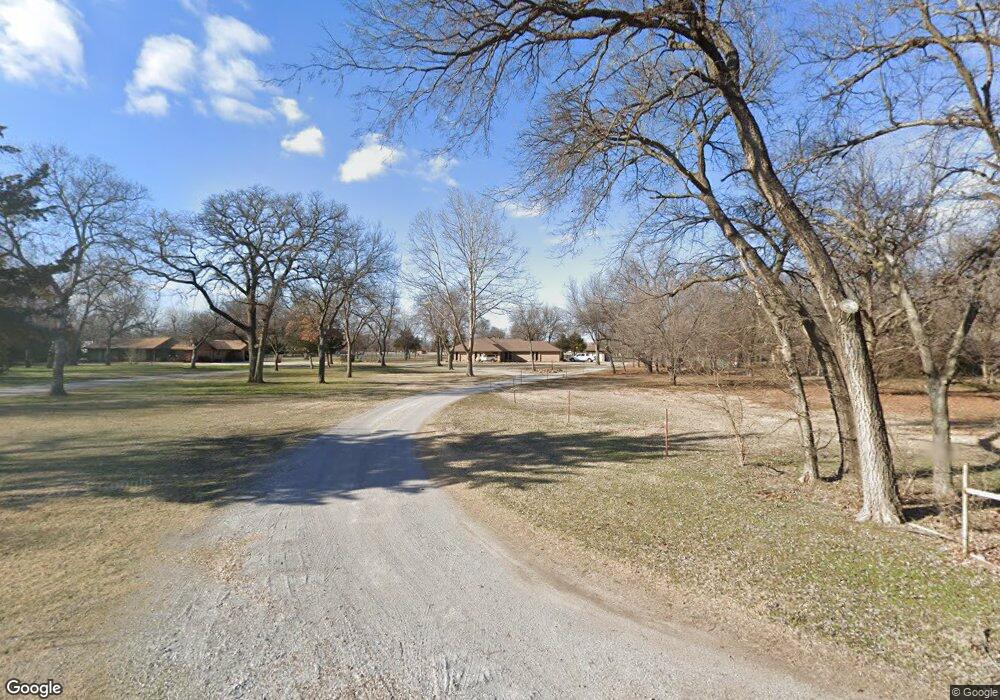 302 Woodland Cir, Cache, OK 73527 - photo 1