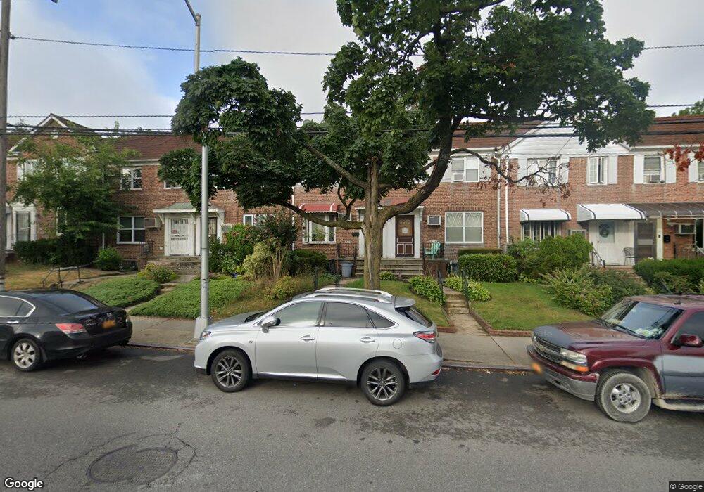 7516 Utopia Pkwy, Fresh Meadows, NY 11366 - photo 1