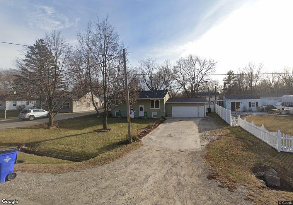 3617 F Ave NW, Cedar Rapids, IA 52405 - photo 1