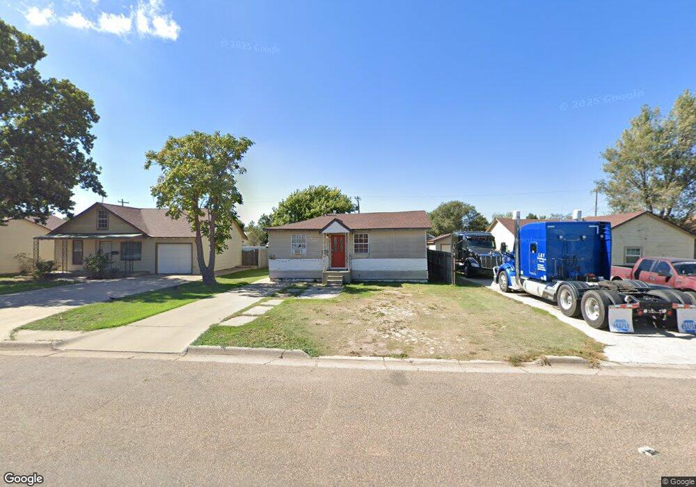 715 Spruce Ave, Dumas, TX 79029 - photo 1