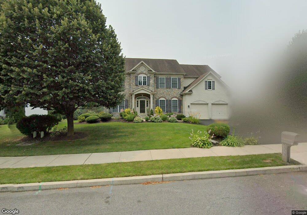 5311 Greenbriar Dr, Bethlehem, PA 18017 - photo 1