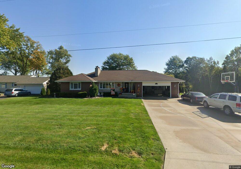 2527 Elmview Dr, Lima, OH 45806 - photo 1