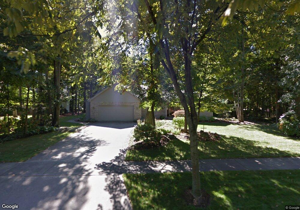 695 Maple Crest Dr, Frankenmuth, MI 48734 - photo 1