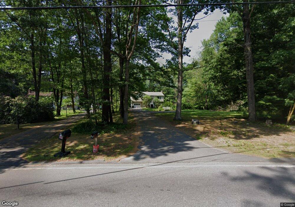 146 Litchfield Rd, Londonderry, NH 03053 - photo 1