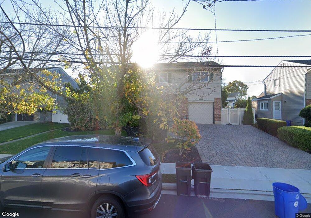 166 Wrights Ln, Oceanside, NY 11572 - photo 1