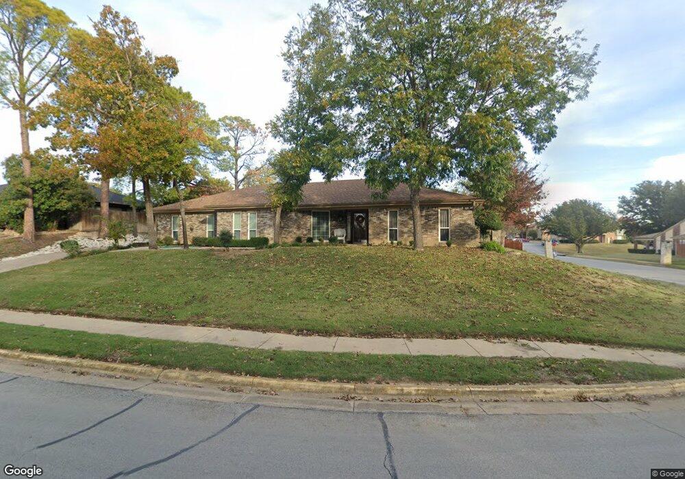 1507 Woodvine Dr, Euless, TX 76040 - photo 1