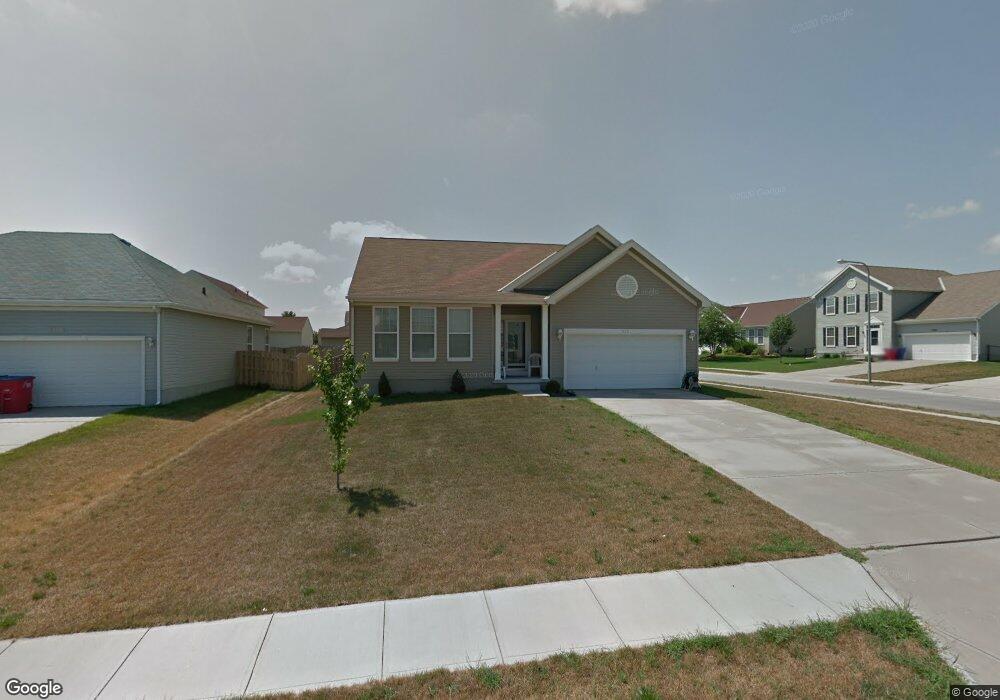 913 Port Royal Dr, Papillion, NE 68046 - photo 1