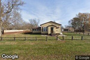 208 S 2nd Ave, Woonsocket, SD 57385
