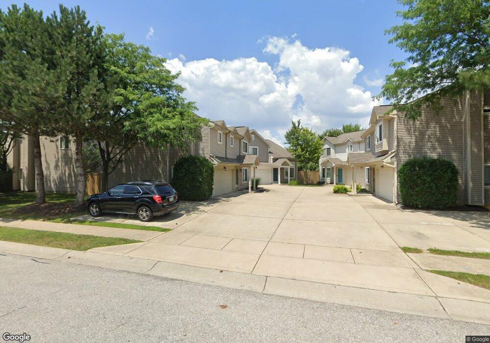 558 Scotch Pine Dr, Greenwood, IN 46143 - photo 1