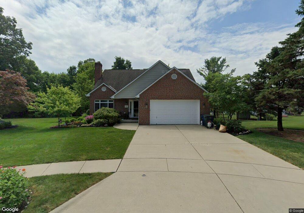 5026 Paula Ct, Columbus, OH 43220 - photo 1