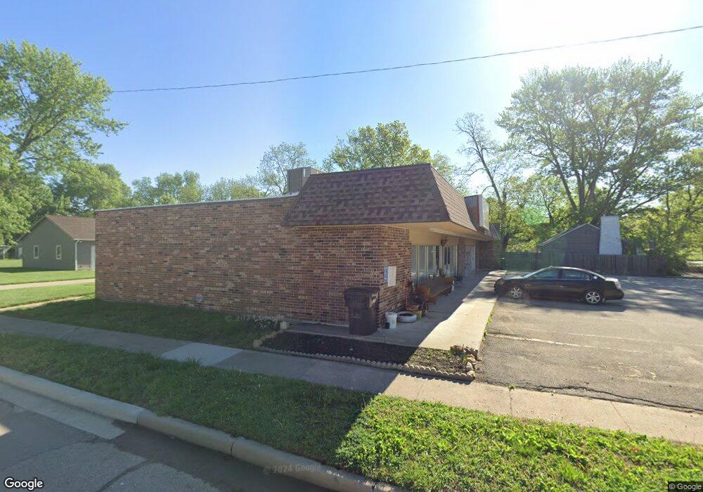 2926 SW 10th Ave, Topeka, KS 66604 - photo 1