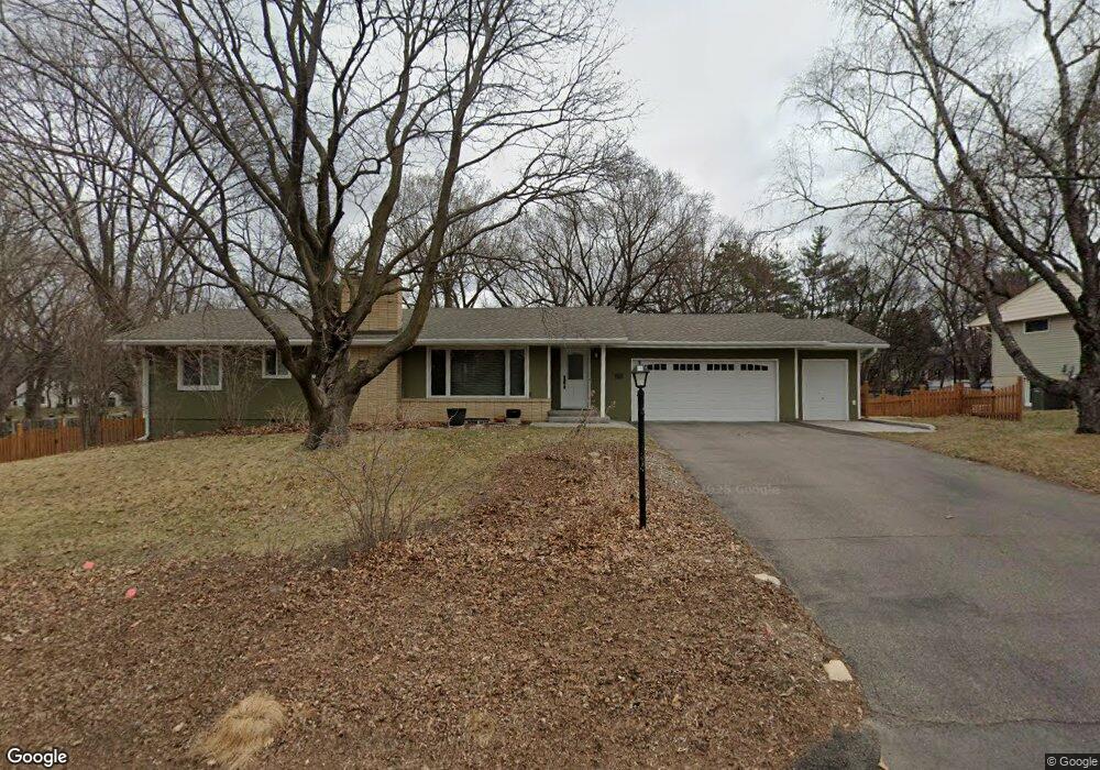 4253 Queens Way, Minnetonka, MN 55345 - photo 1