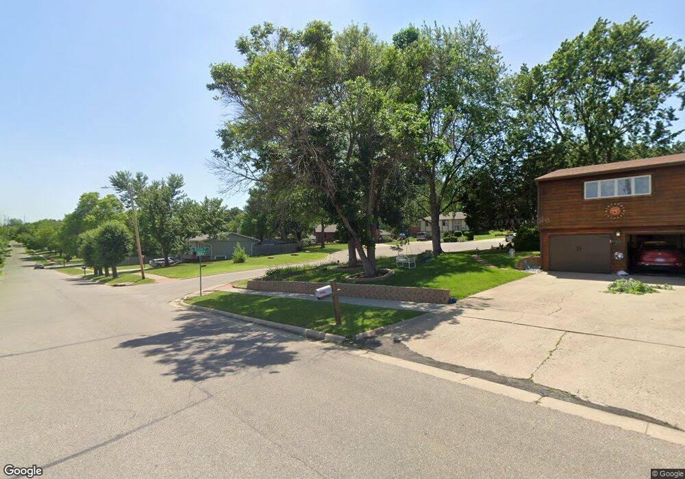 4805 SW Burnett Ct, Topeka, KS 66614 - photo 1