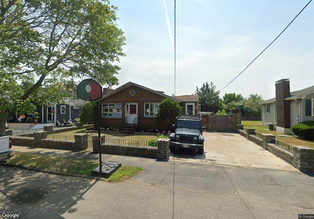 5 Bradley Ave, Peabody, MA 01960 - photo 1