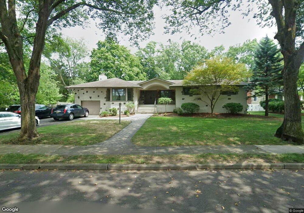 586 Mazur Ave, Paramus, NJ 07652 - photo 1