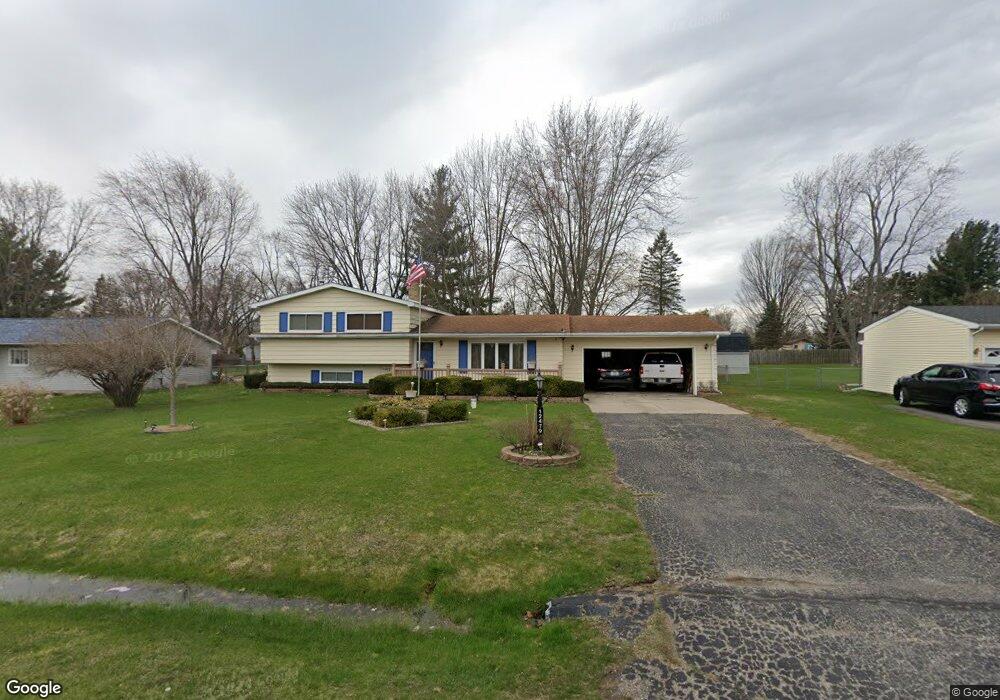 12479 Wallace Dr, Clio, MI 48420 - photo 1