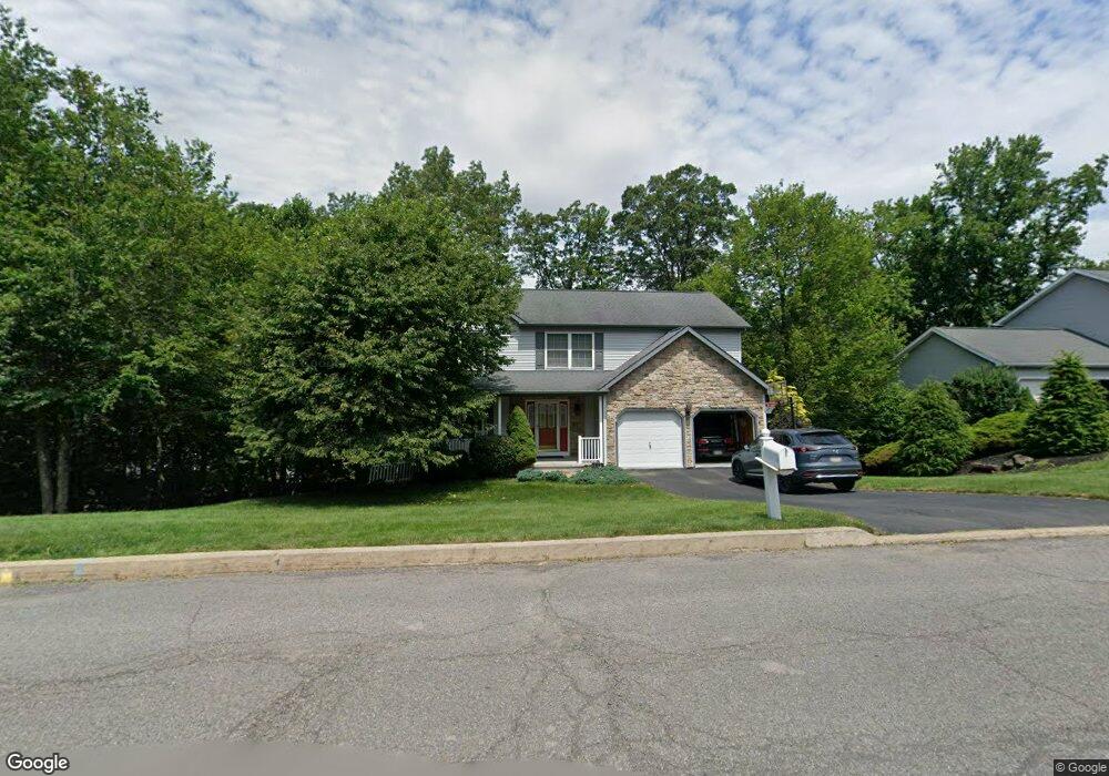 133 Kestrel Rd, Mountain Top, PA 18707 - photo 1