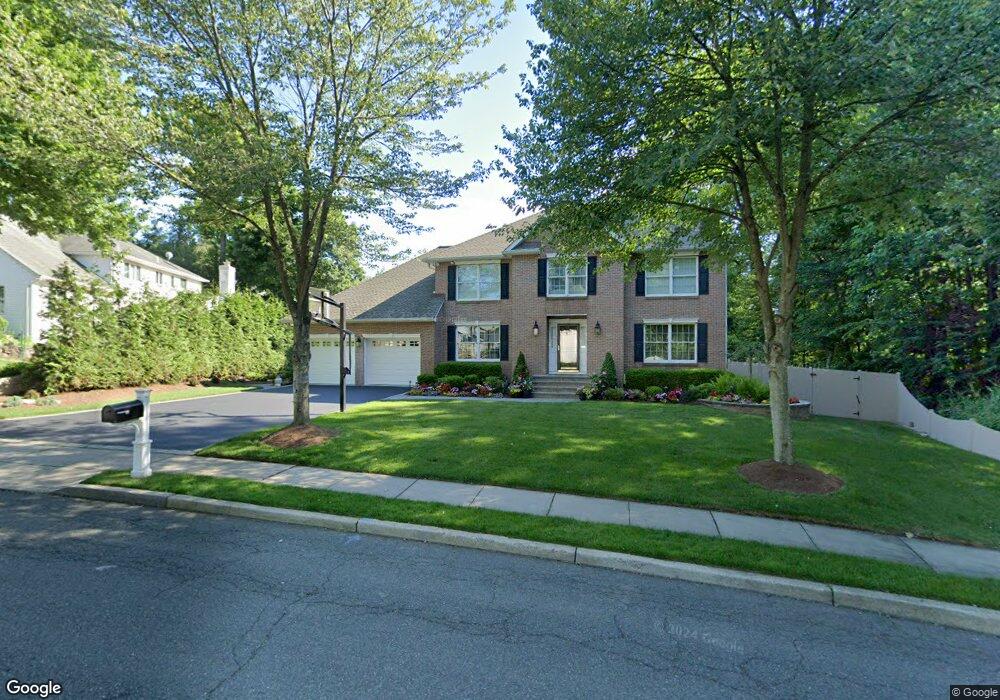 88 Amherst Ct, Paramus, NJ 07652 - photo 1