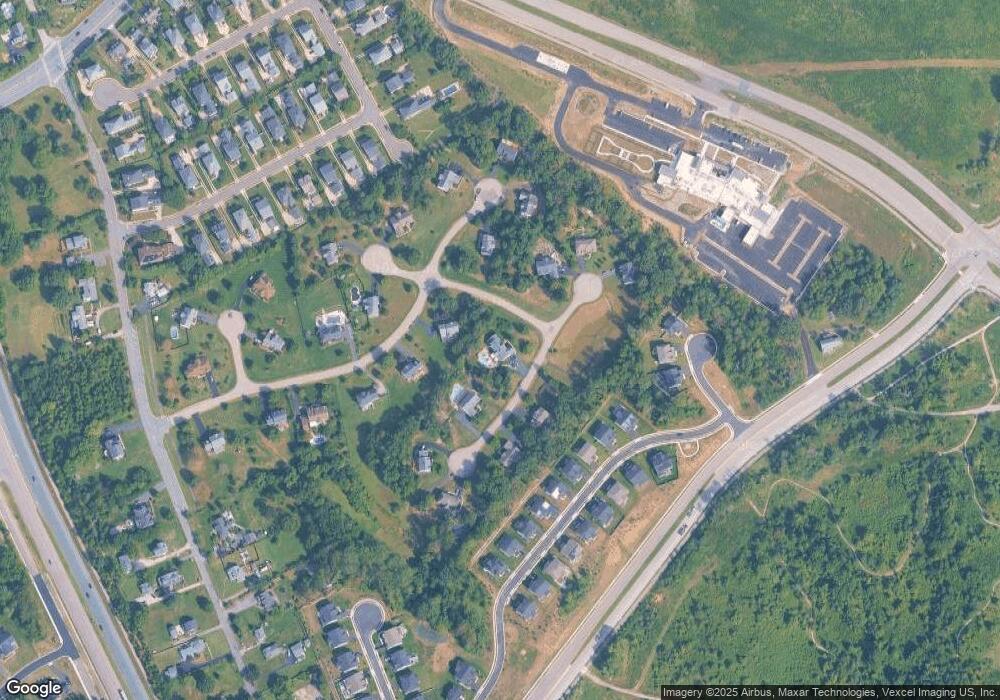 8936 Highgrove Ct, Lorton, VA 22079 - photo 1