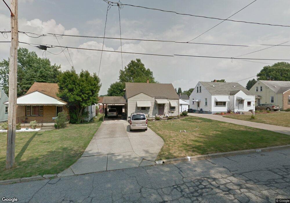 574 Idora Ln, Struthers, OH 44471 - photo 1