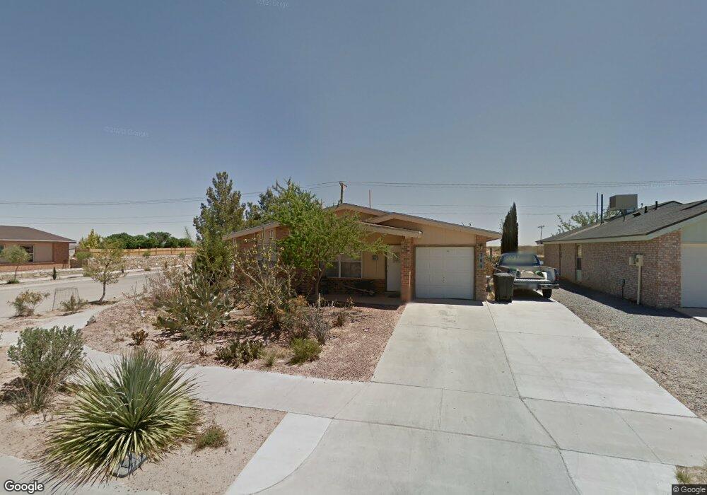 300 Tierra Linda Dr, Horizon City, TX 79928 - photo 1