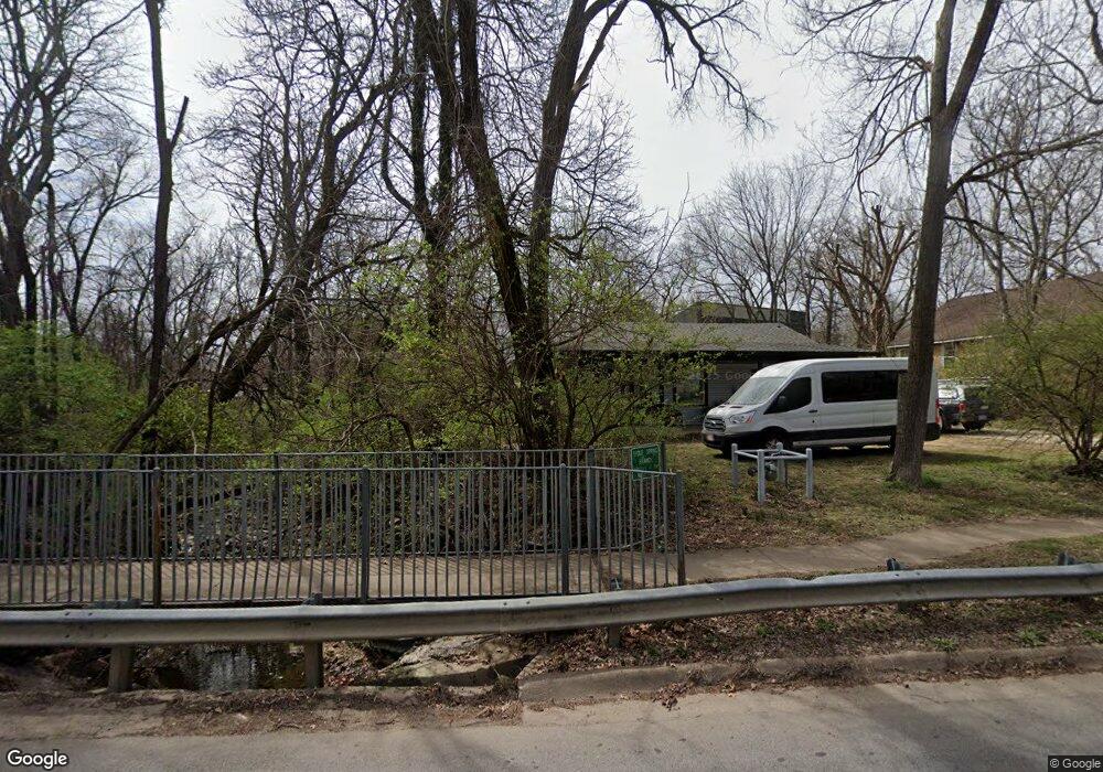 213 E Huntsville Rd, Fayetteville, AR 72701 - photo 1