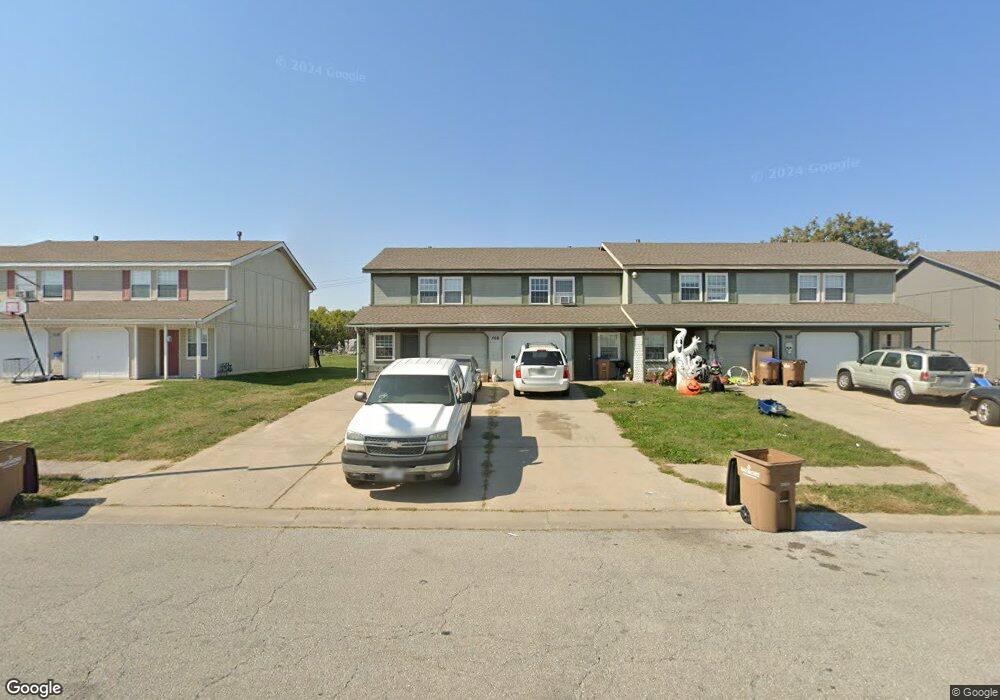 508 Sky Vue Dr, Raymore, MO 64083 - photo 1