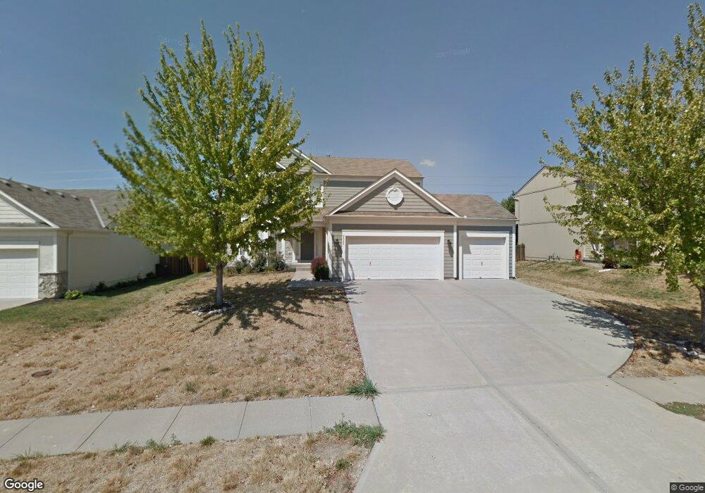 5548 Lakeridge, Shawnee, KS 66218 - photo 1