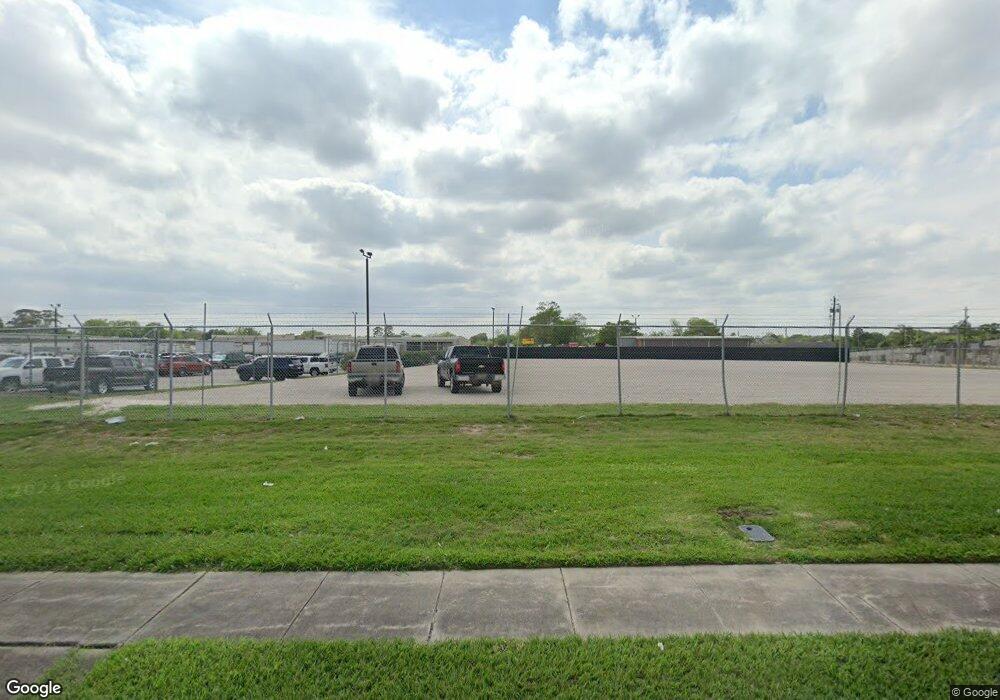 9301 W Hardy Rd, Houston, TX 77022 - photo 1
