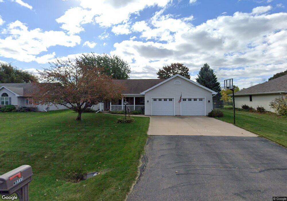 W5717 Hearthstone Dr, Appleton, WI 54915 - photo 1