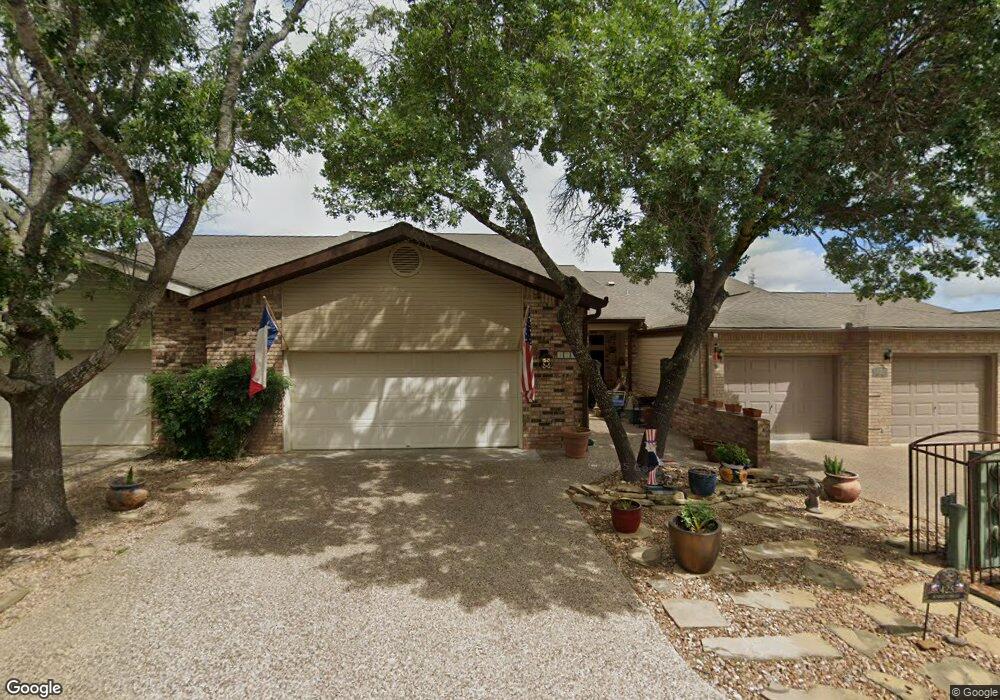 425 Summit Cir, Fredericksburg, TX 78624 - photo 1