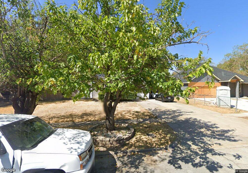 838 Short St, Grand Prairie, TX 75051 - photo 1