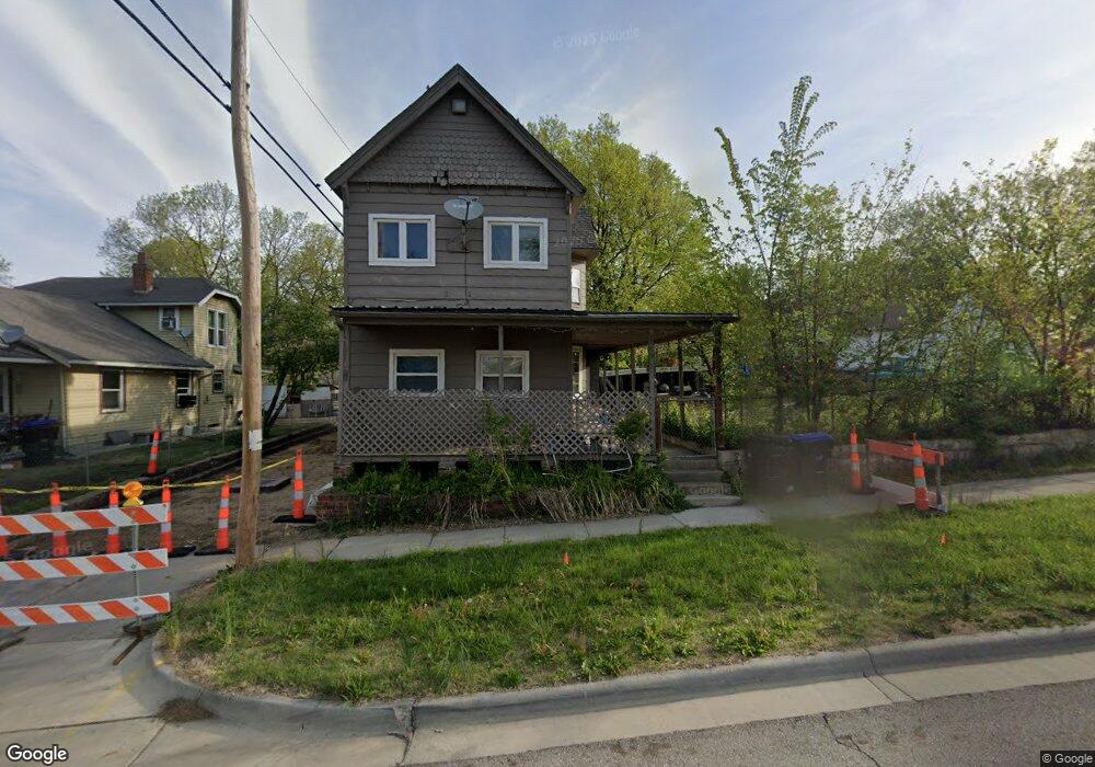 610 SW 4th St, Topeka, KS 66603 - photo 1