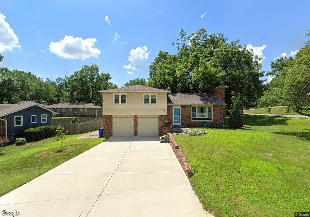 6902 Larsen Ln, Shawnee, KS 66203 - photo 1