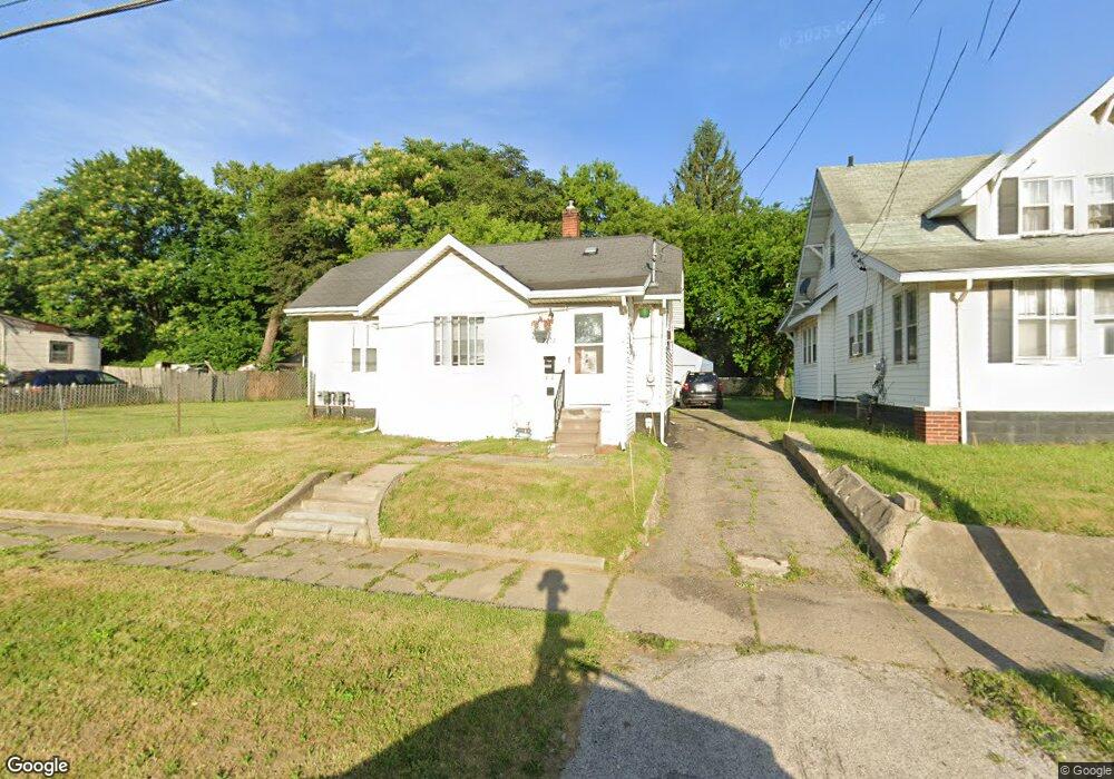 2202 S Grand Traverse St, Flint, MI 48503 - photo 1