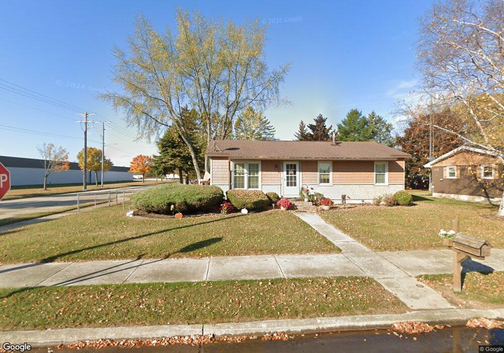 704 Hillcrest Ct, Two Rivers, WI 54241 - photo 1