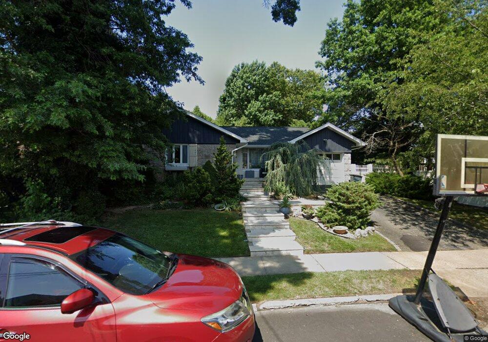 2185 Merokee Dr, Merrick, NY 11566 - photo 1