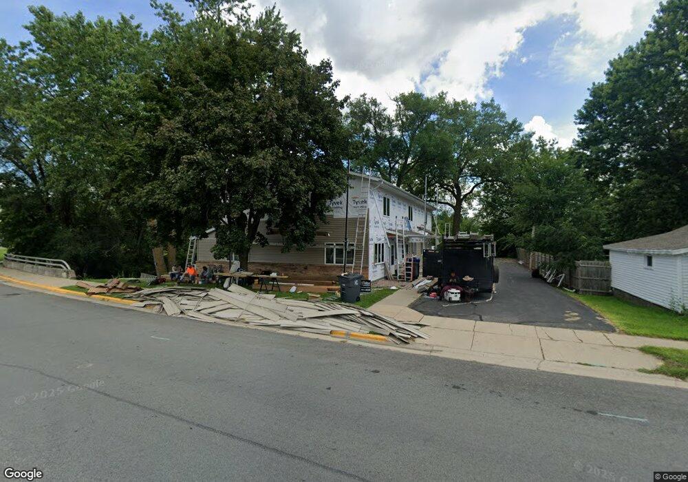 220 N Madison St, Evansville, WI 53536 - photo 1