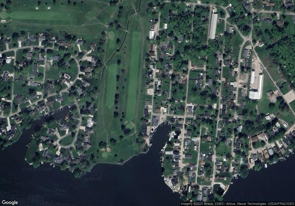 562 Coshocton Ave, Thornville, OH 43076 - photo 1