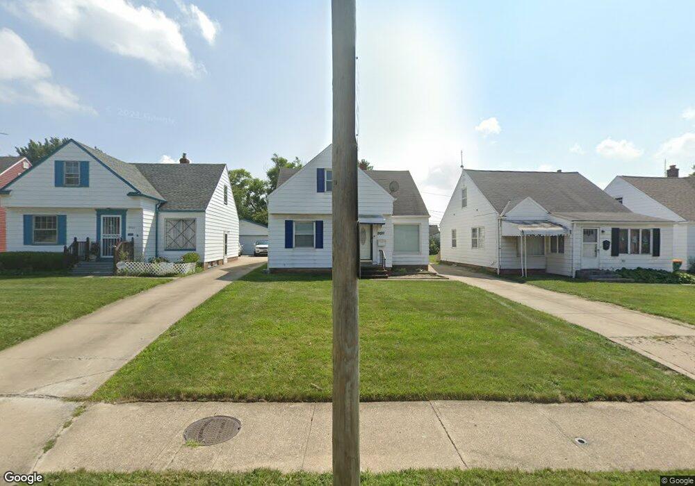 19820 Mccracken Rd, Maple Heights, OH 44137 - photo 1