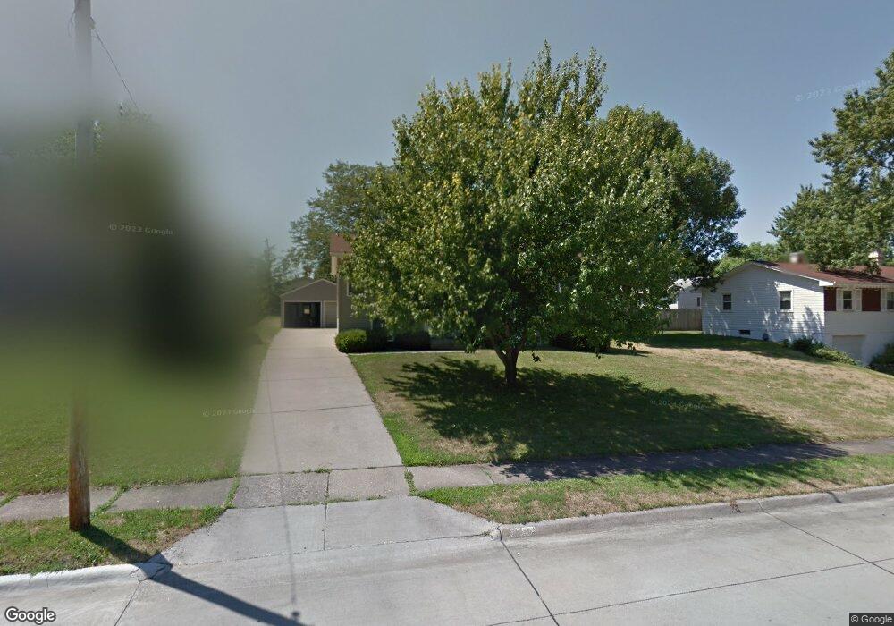 2826 N Pine St, Davenport, IA 52804 - photo 1