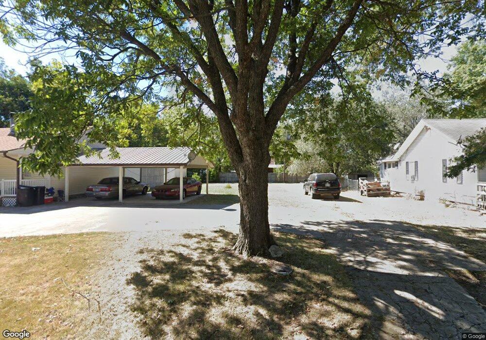 306 N Hogan St, Pryor, OK 74361 - photo 1