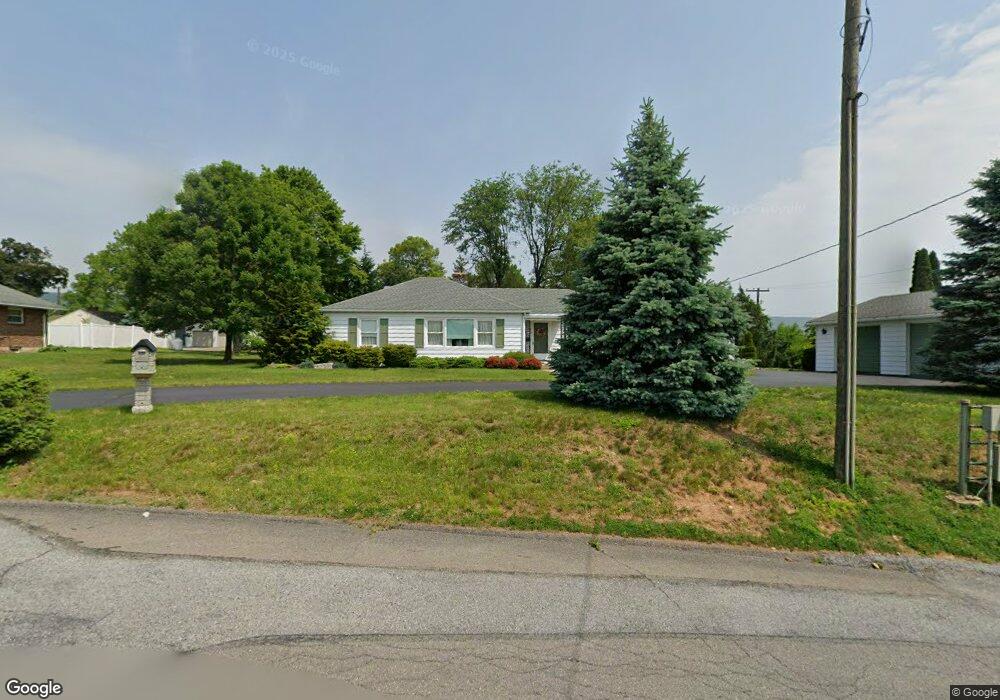 210 Union St, Slatington, PA 18080 - photo 1