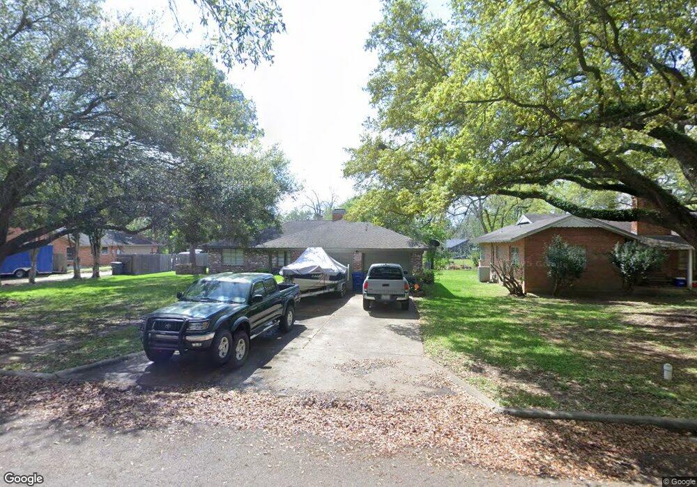 2512 Oak Dr, Bay City, TX 77414 - photo 1