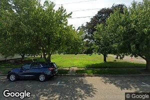 504 2nd St, Henry, IL 61537