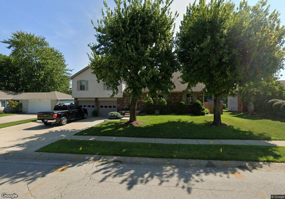 2923 Fox Pointe Dr, Columbus, IN 47203 - photo 1