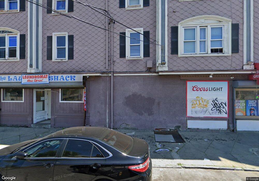 749 Arctic St unit 7, Bridgeport, CT 06608 - photo 1