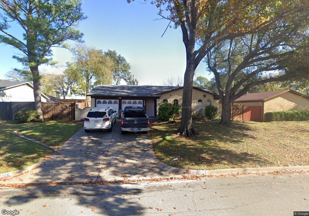428 Englewood Ln, Hurst, TX 76053 - photo 1