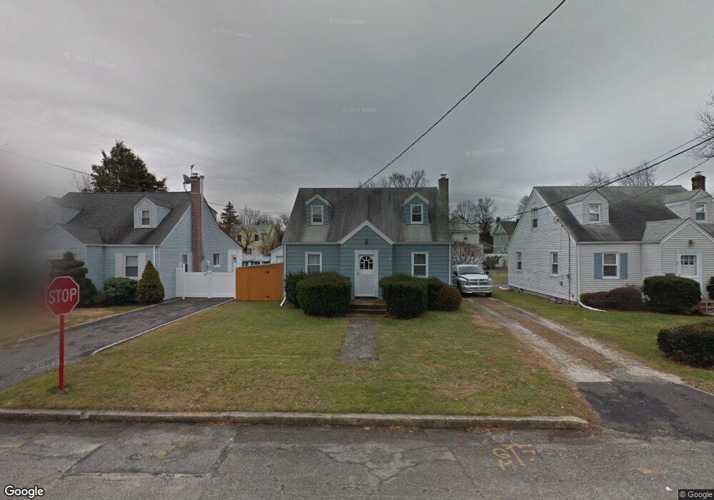 39 Laurel Ave, Glen Cove, NY 11542 - photo 1