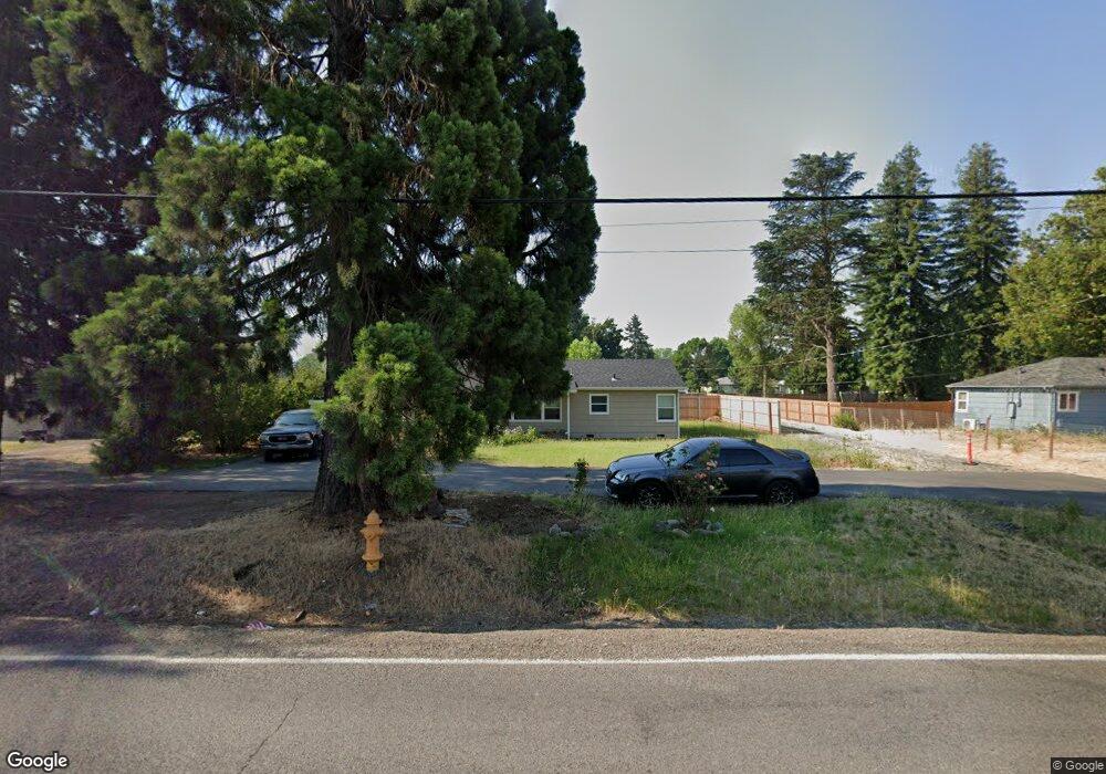 671 Beall Ln, Central Point, OR 97502 - photo 1